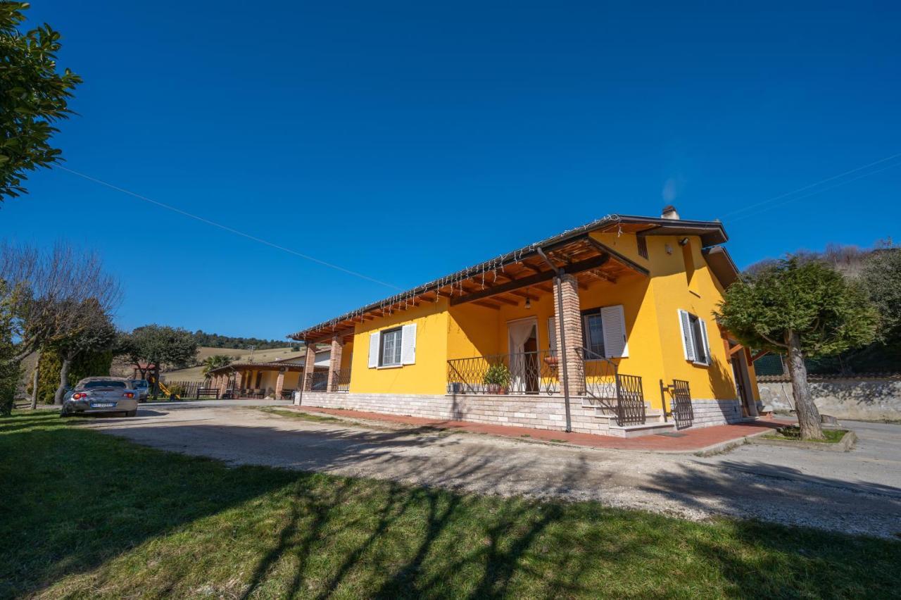 Agriturismo Caperroni Pescopagano Exteriör bild